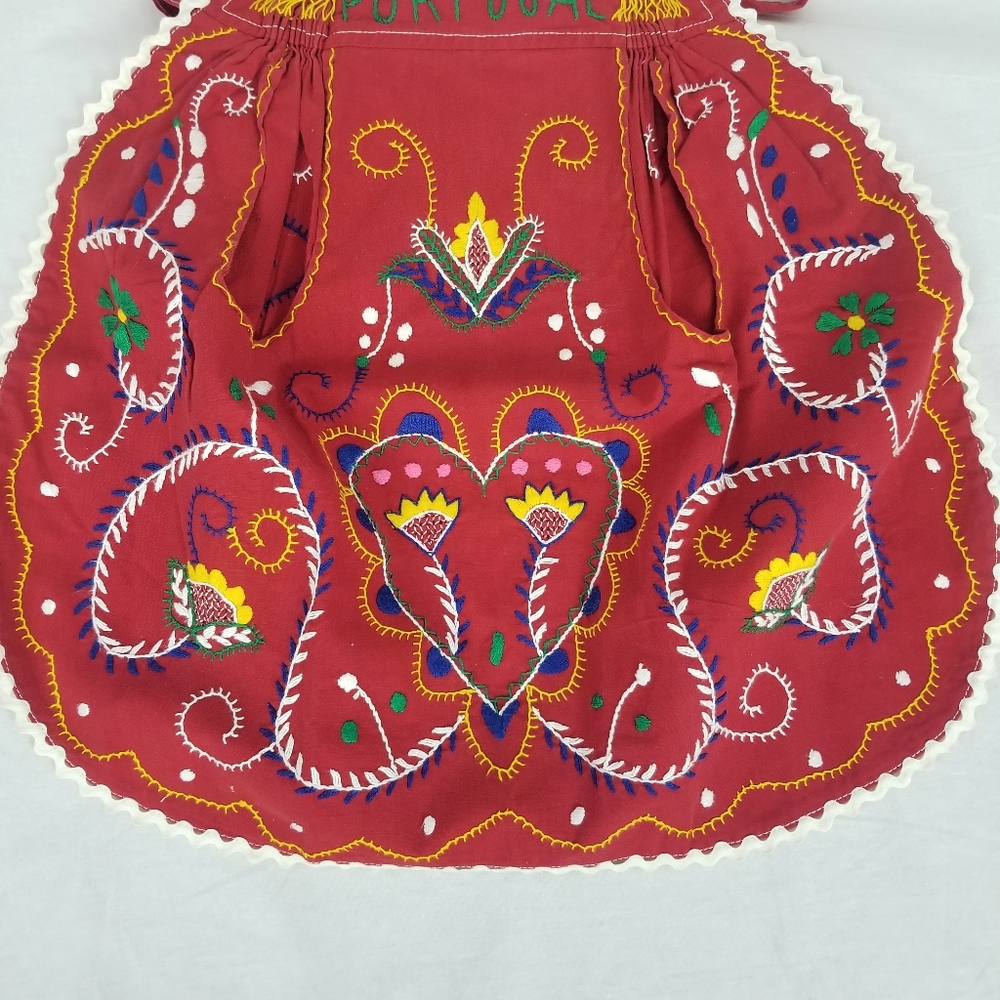Embroidered Portugal apron - Picture 4 of 6